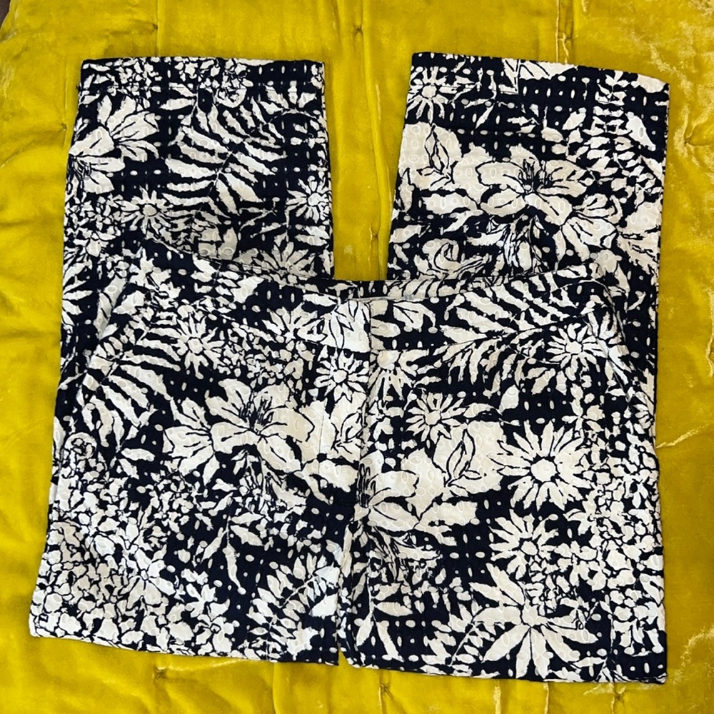 Boden Size 10R Floral Lace Capri Pants
